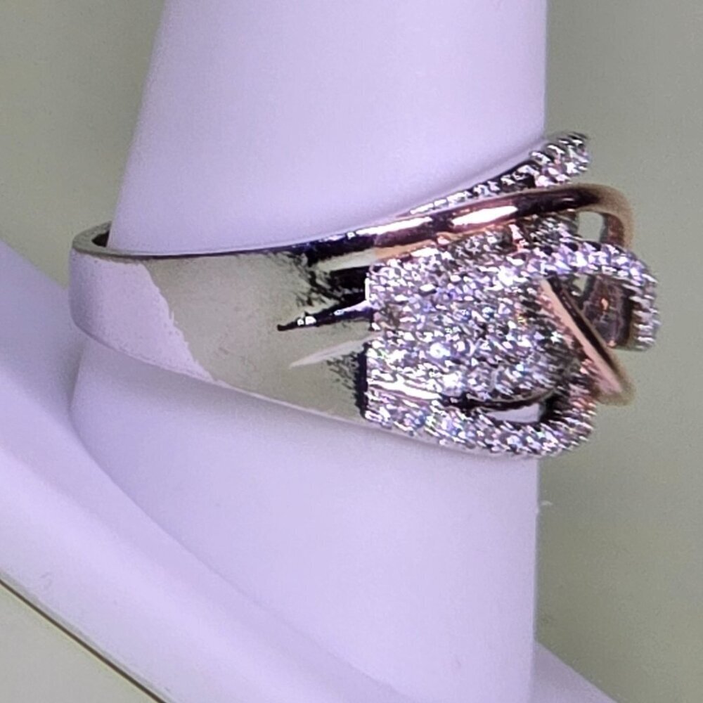 Cluster Ring With Rose Golden & Silvery Twist Design Size 10.25 (NWOT) - Picture 3 of 6